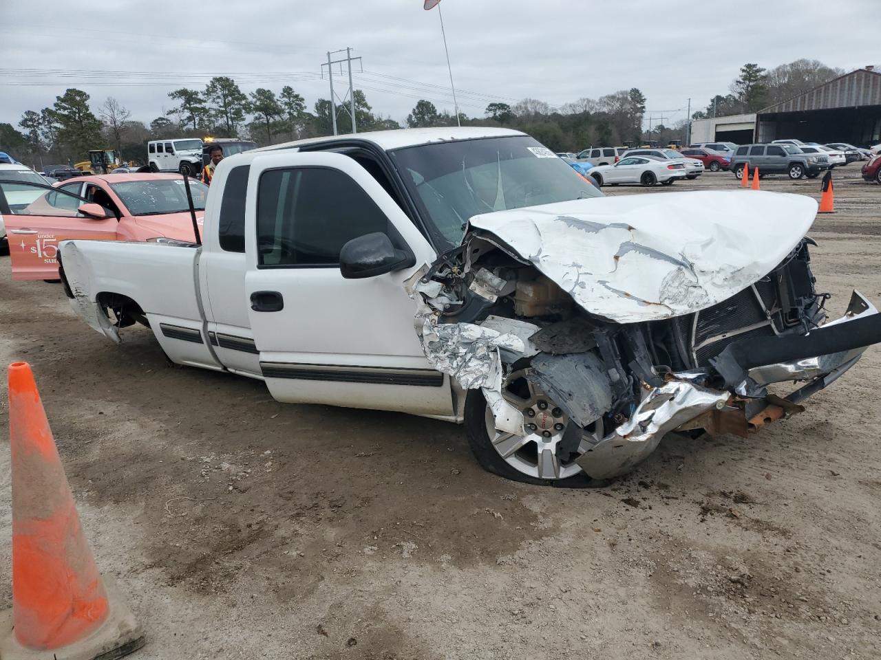 2000 Chevrolet Silverado VIN 2GCEC19V7Y1402082 Copart auction photo, all over damage thumbnail 4