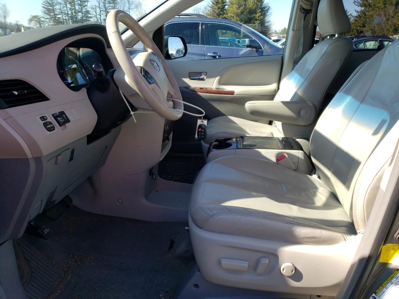 2012 Toyota Sienna VIN 5TDYK3DC9CS195035 Copart auction photo, side damage thumbnail 7