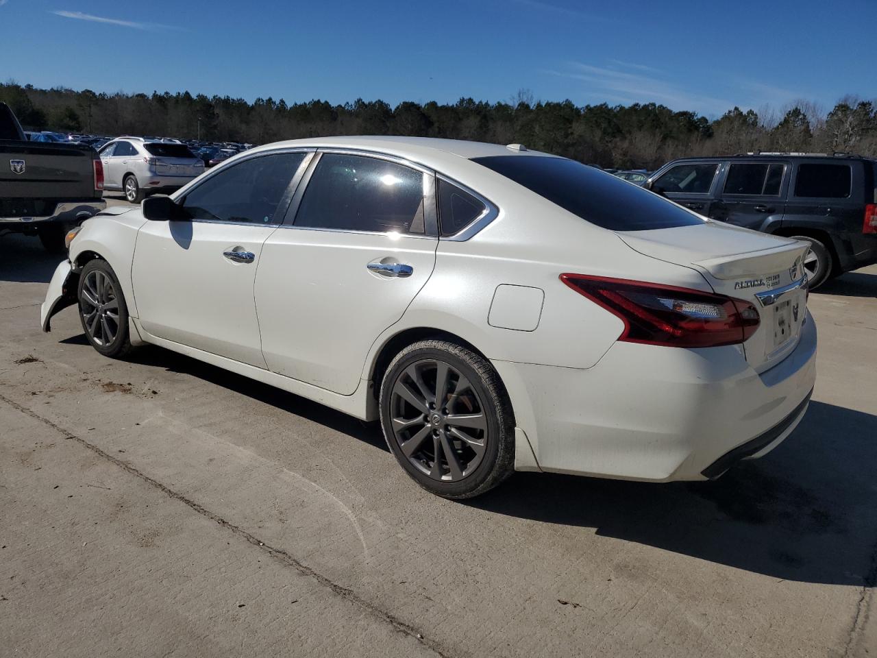 2018 Nissan Altima VIN 1N4AL3AP2JC217080 Copart auction photo, front end damage thumbnail 2