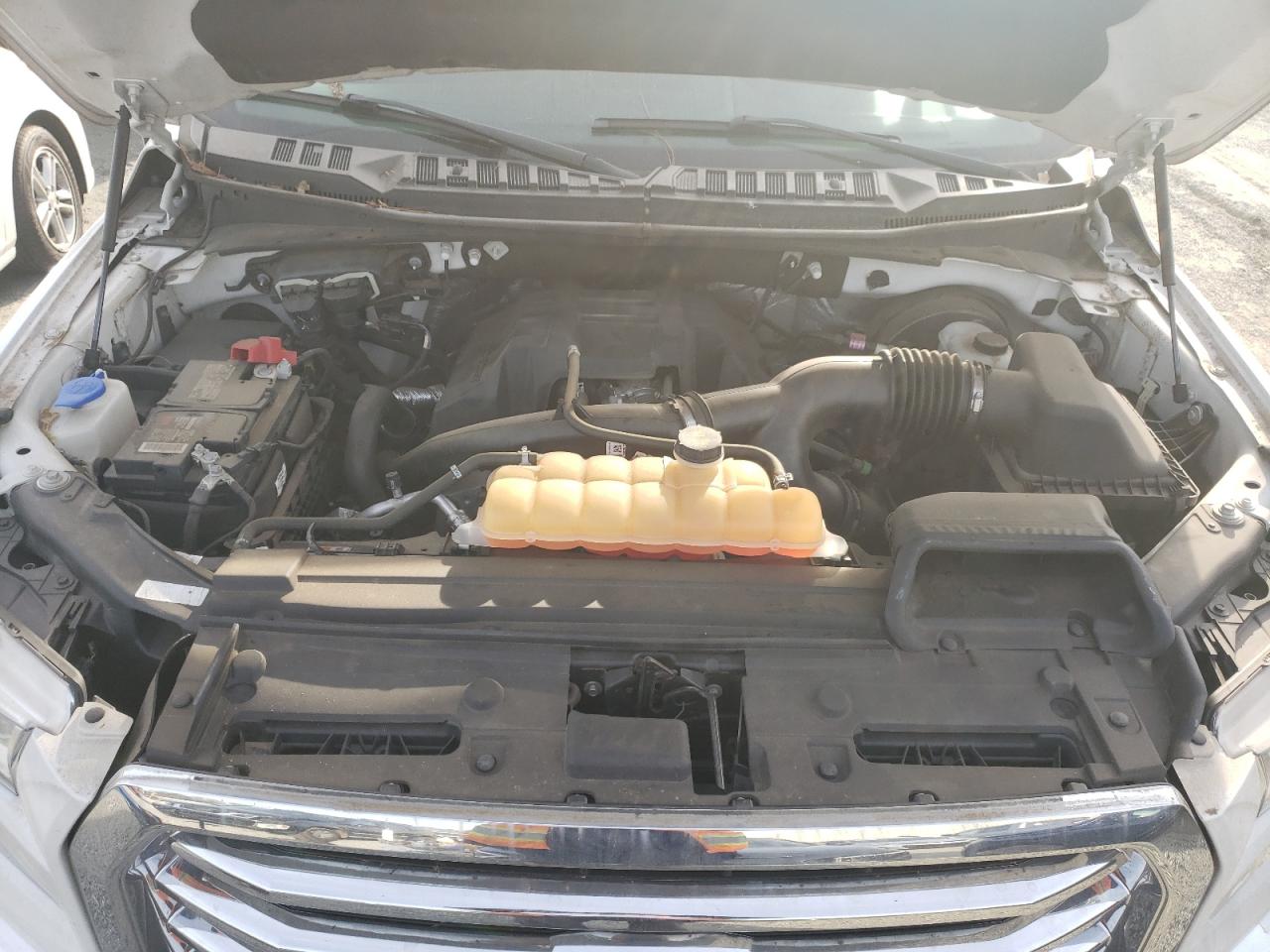 2015 Ford F-150 VIN 1FTEW1CP1FKF11734 Copart auction photo, rear end / minor dent/scratches damage thumbnail 11