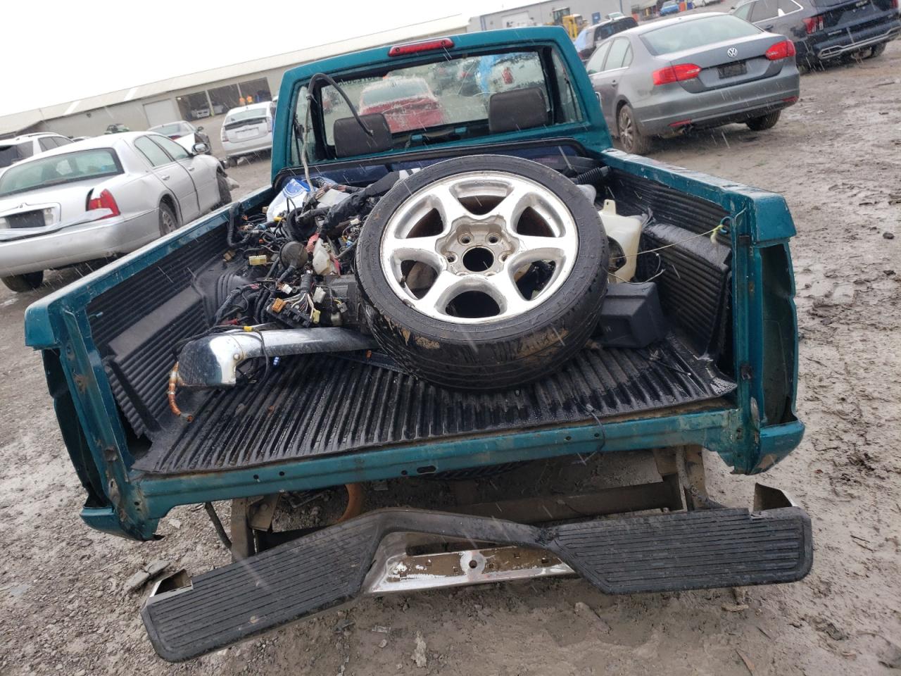 1995 Nissan Navara (Frontier) VIN 1N6SD11S0SC442004 Copart auction photo, stripped damage thumbnail 6