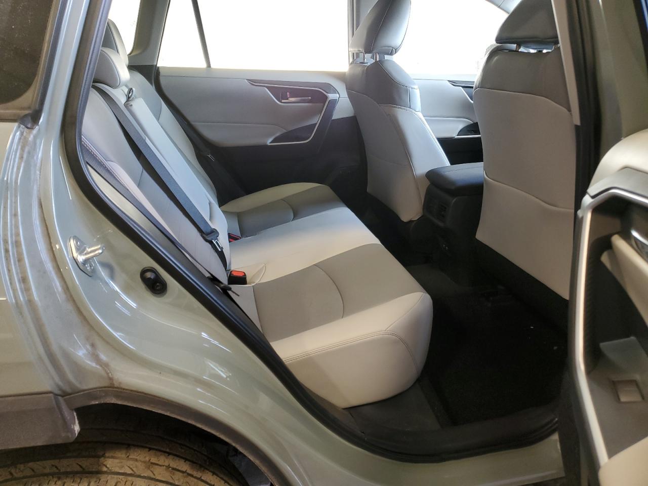 2020 Toyota RAV 4 VIN 2T3A1RFV1LC129181 Copart auction photo, burn damage thumbnail 11