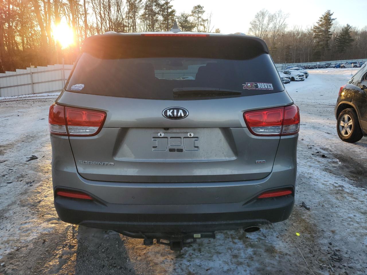 2017 KIA Sorento VIN 5XYPGDA34HG332670 Copart auction photo, front end / side damage thumbnail 6