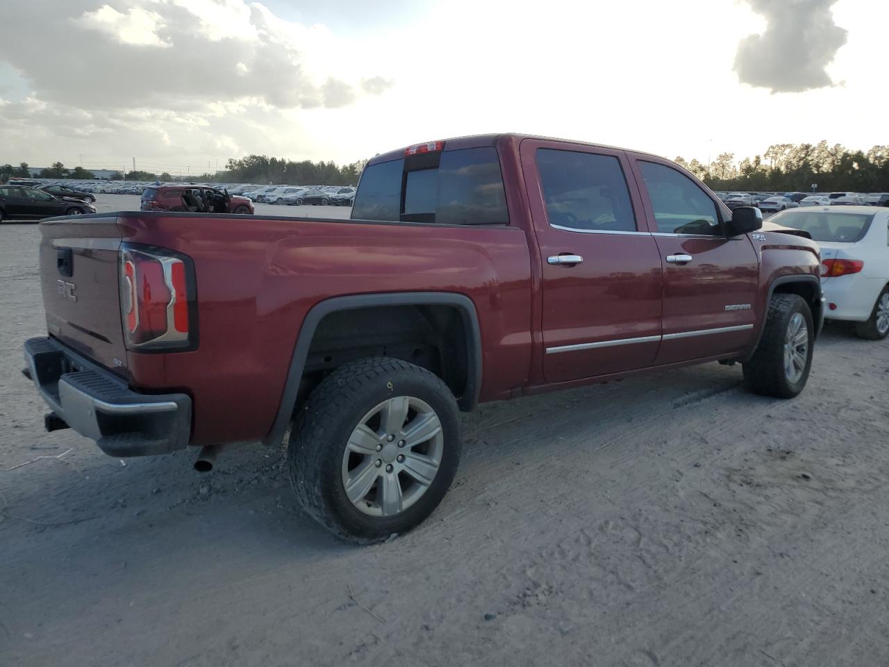 2017 GMC Sierra VIN 3GTU2NEC9HG372746 Copart auction photo, front end / minor dent/scratches damage thumbnail 3