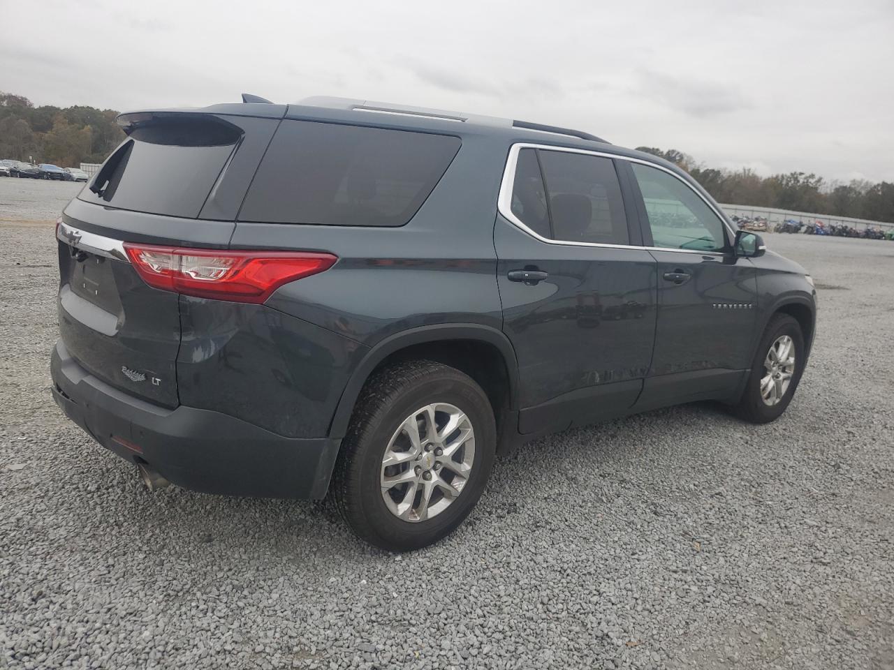 2018 Chevrolet Traverse VIN 1GNEVGKW2JJ193434 Copart auction photo, rear end / minor dent/scratches damage thumbnail 3