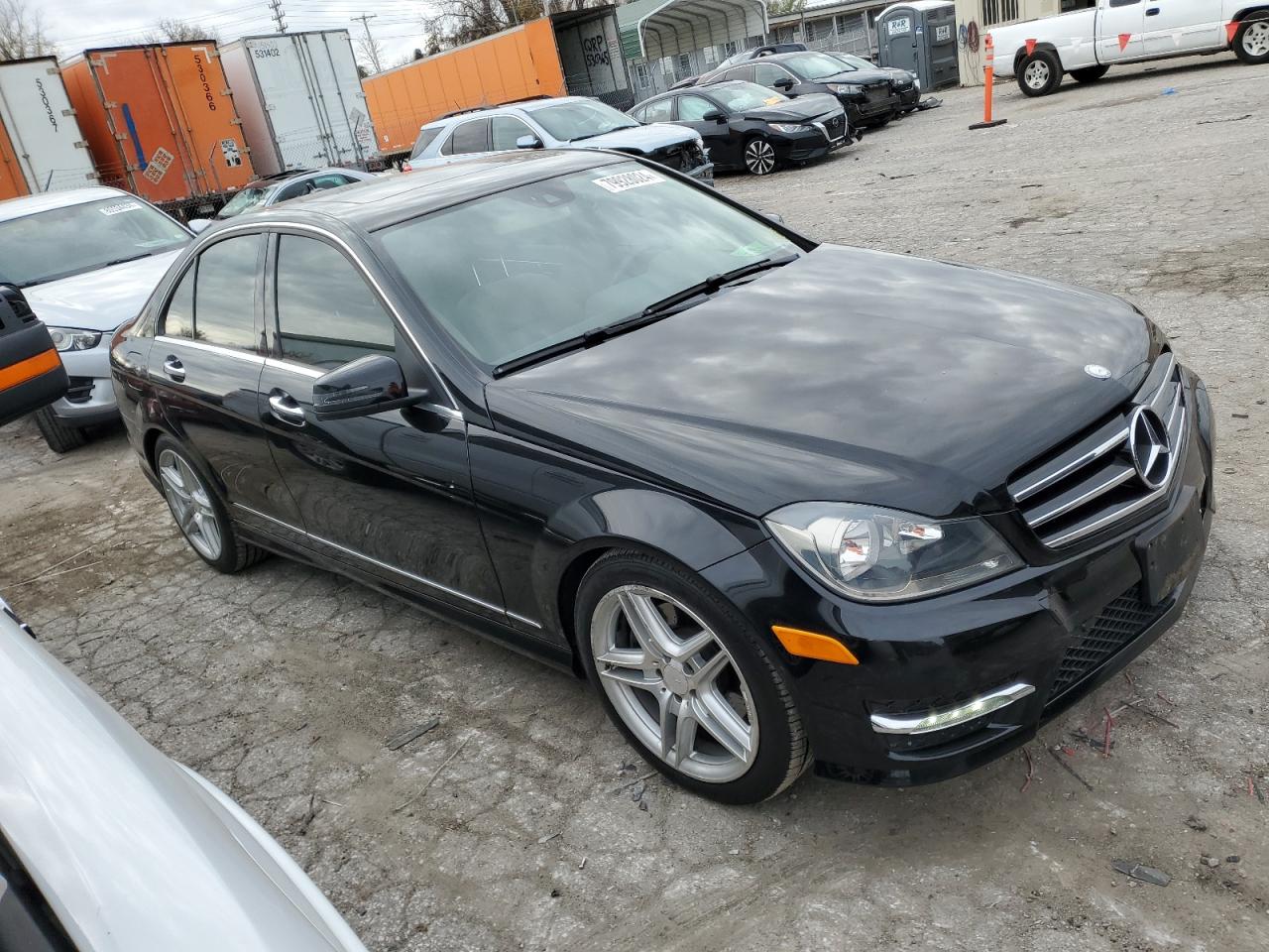 2014 Mercedes-Benz C-klasse VIN WDDGF8AB2EA944580 Copart auction photo, water/flood damage thumbnail 4