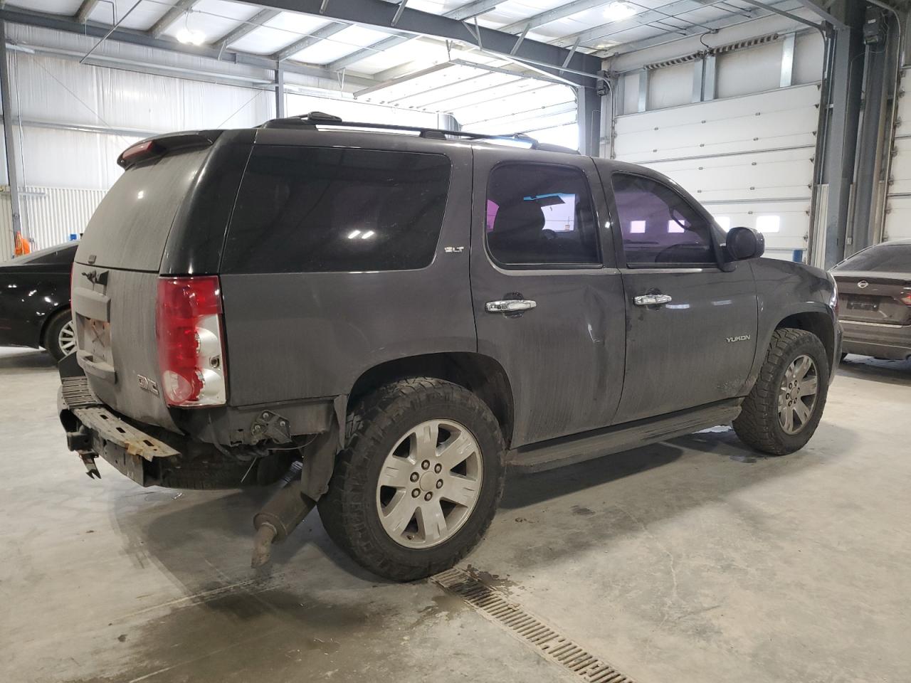 2011 GMC Yukon VIN 1GKS1CE09BR286272 Copart auction photo, rear end damage thumbnail 3