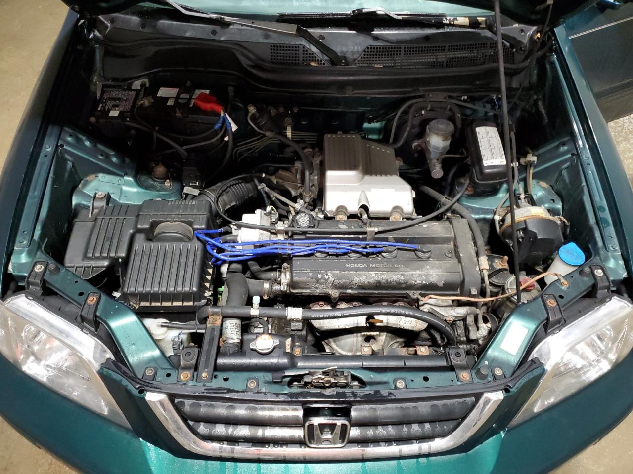 2001 Honda CR-V VIN JHLRD18781C025525 Copart auction photo, vandalism / rear end damage thumbnail 12