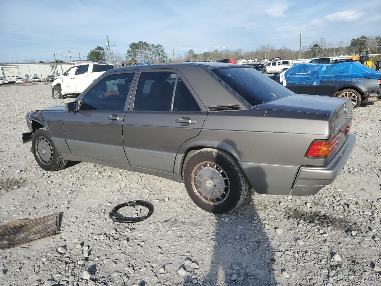 1993 Mercedes-Benz 190 (W201) VIN WDBDA29D8PG018116 Copart auction photo, front end damage thumbnail 2