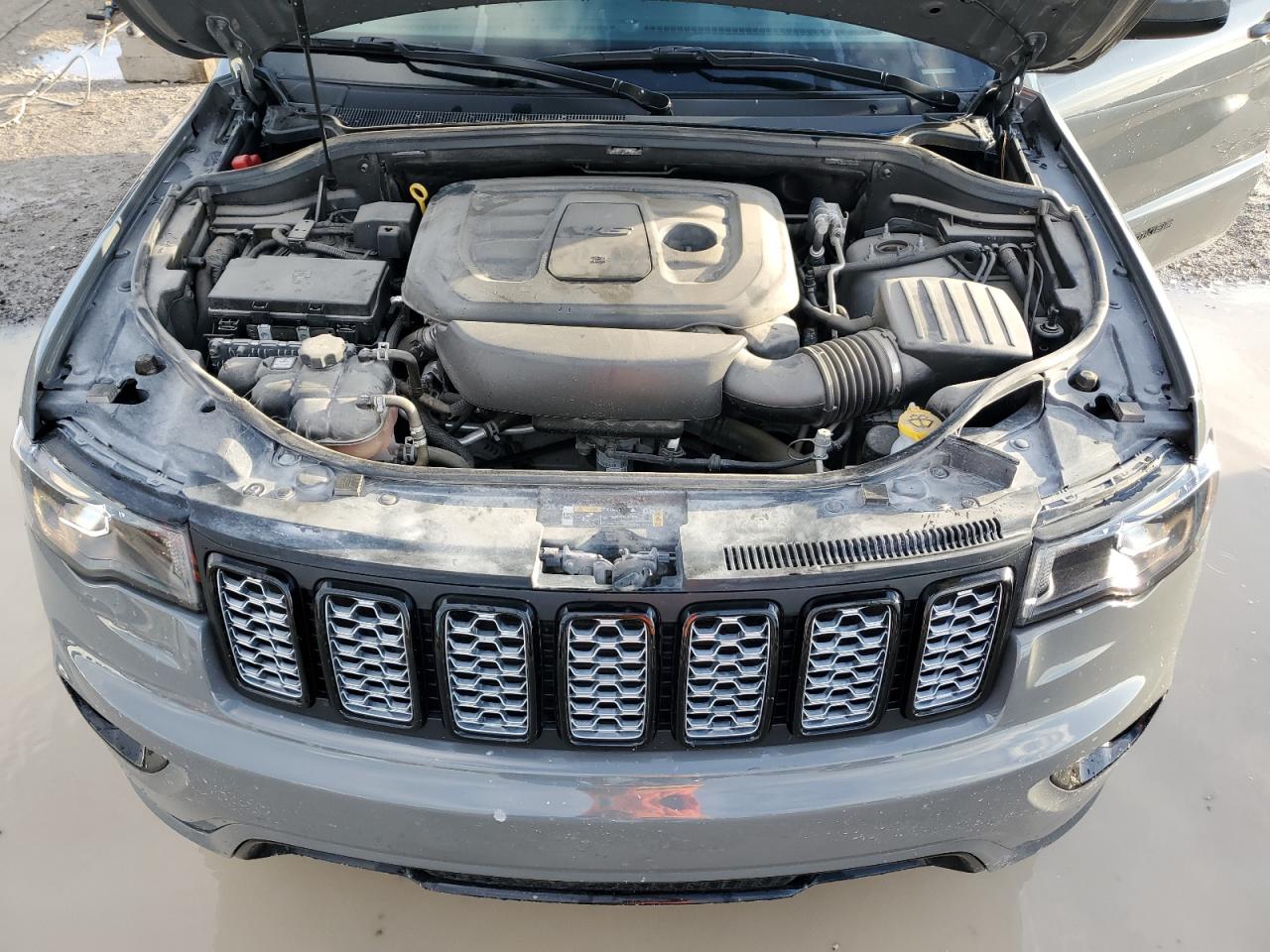 2021 Jeep Grand Cherokee VIN 1C4RJEAG5MC860624 Copart auction photo, top/roof / minor dent/scratches damage thumbnail 12