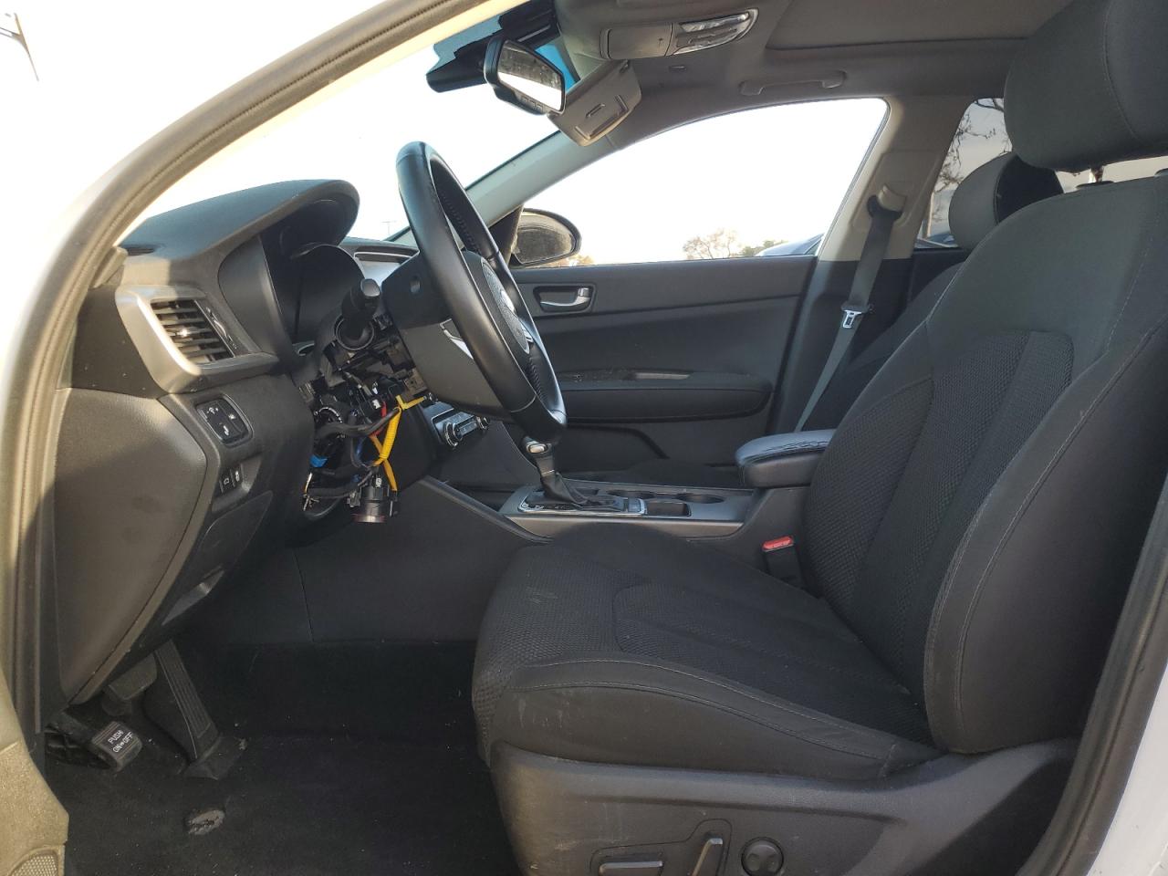 2019 KIA Optima VIN 5XXGT4L35KG335470 Copart auction photo, vandalism damage thumbnail 7
