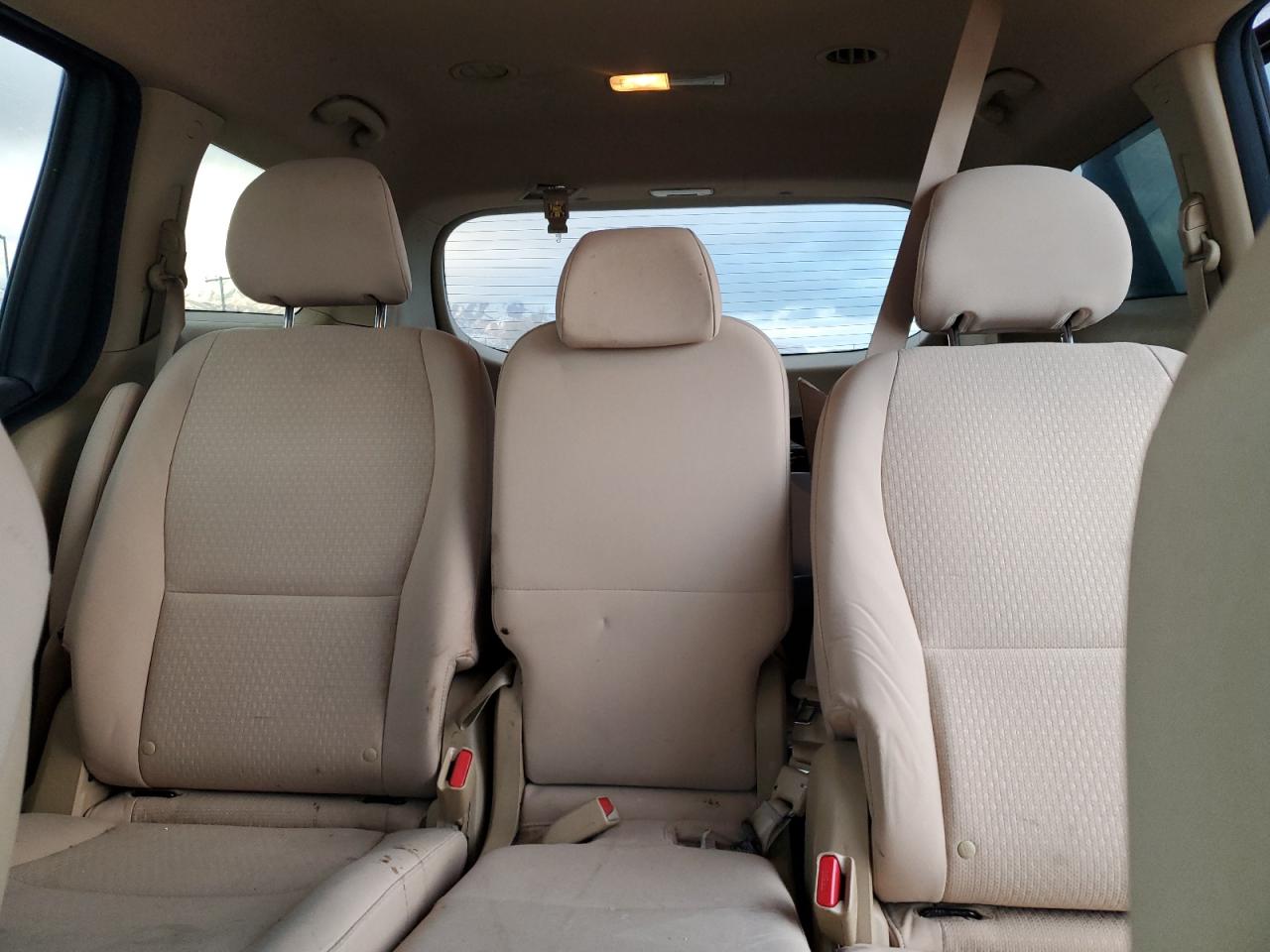 2018 KIA Sedona VIN KNDMB5C16J6389139 Copart auction photo, rear end damage thumbnail 10