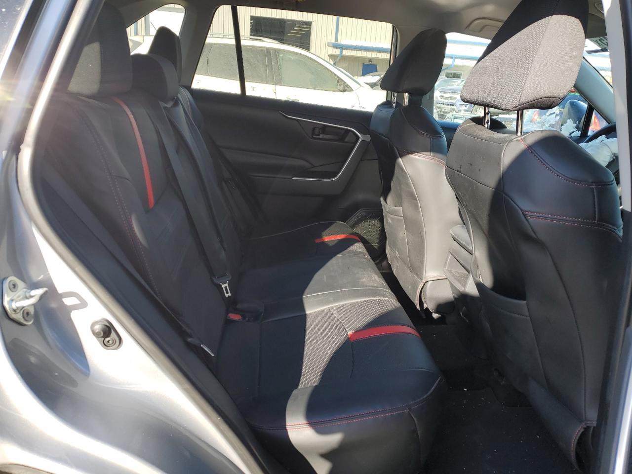2019 Toyota RAV 4 VIN 2T3H1RFV1KW026600 Copart auction photo, front end damage thumbnail 11
