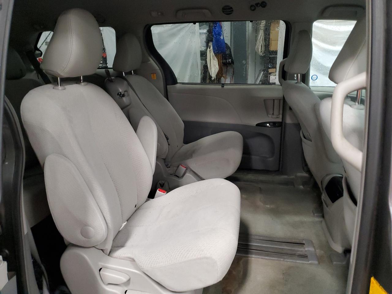 2012 Toyota Sienna VIN 5TDKK3DC5CS207672 Copart auction photo, front end / minor dent/scratches damage thumbnail 11