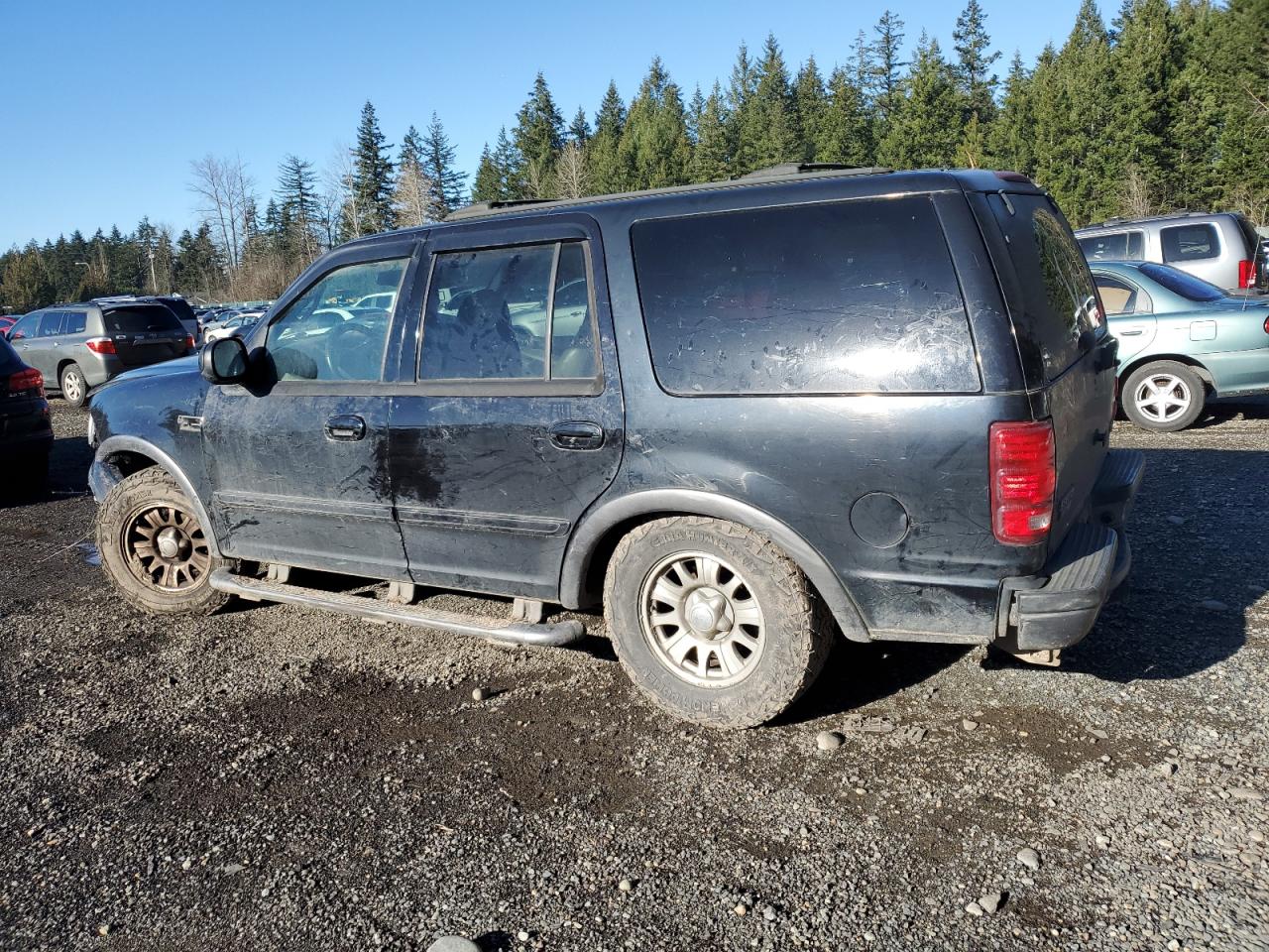 2000 Ford Expedition VIN 1FMPU16L4YLA77809 Copart auction photo, front end / side damage thumbnail 2