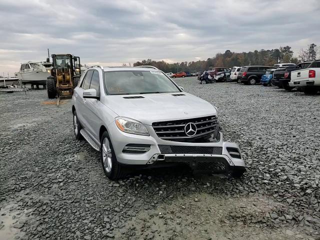2013 Mercedes-Benz M-klasse VIN 4JGDA5HB8DA210472 Copart auction photo, front end damage thumbnail 12