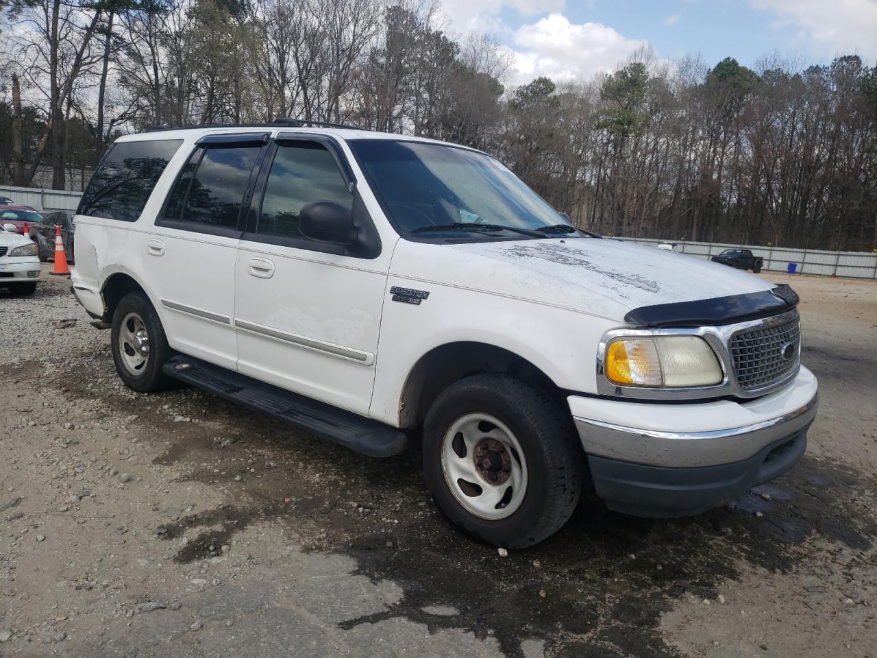 2000 Ford Expedition VIN 1FMRU1566YLB95235 Copart auction photo, rear end / front end damage thumbnail 4