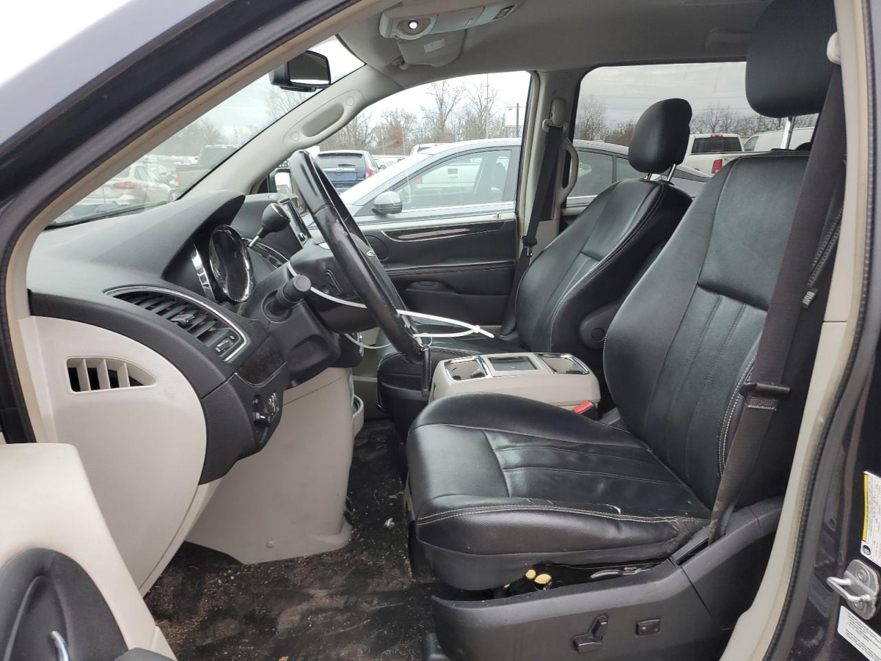 2013 Chrysler Town & Country VIN 2C4RC1BG2DR691509 Copart auction photo, front end damage thumbnail 7