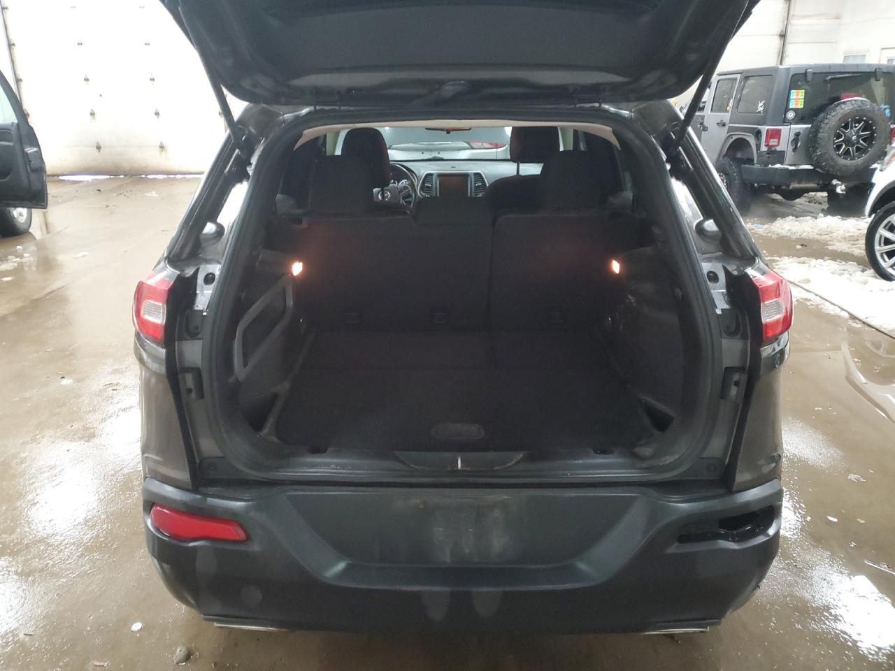 2015 Jeep Grand Cherokee VIN 1C4PJMCS0FW611250 Copart auction photo, front end / minor dent/scratches damage thumbnail 6