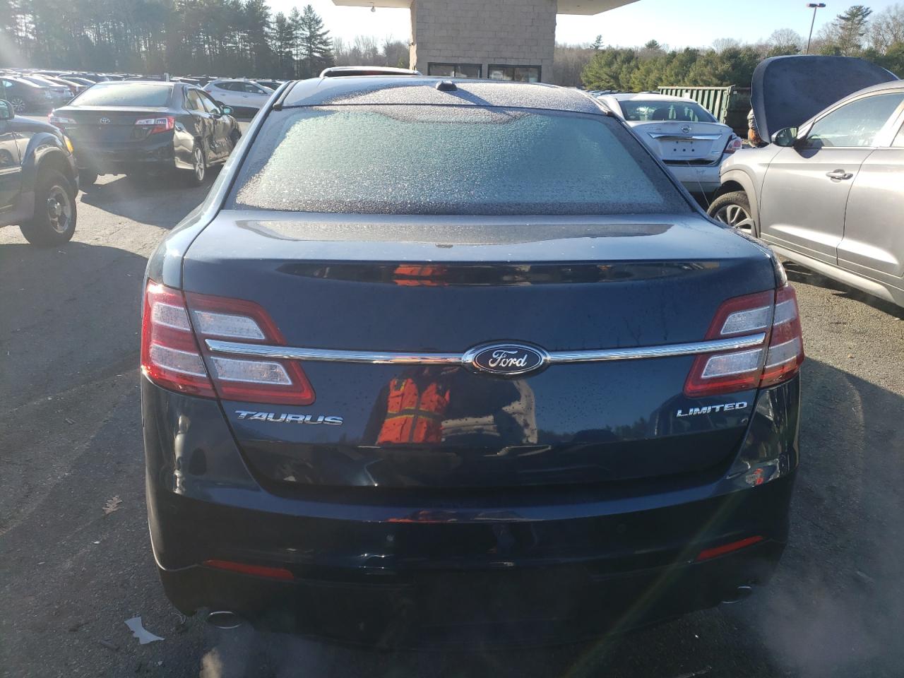 2017 Ford Taurus VIN 1FAHP2F86HG108624 Copart auction photo, front end / minor dent/scratches damage thumbnail 6