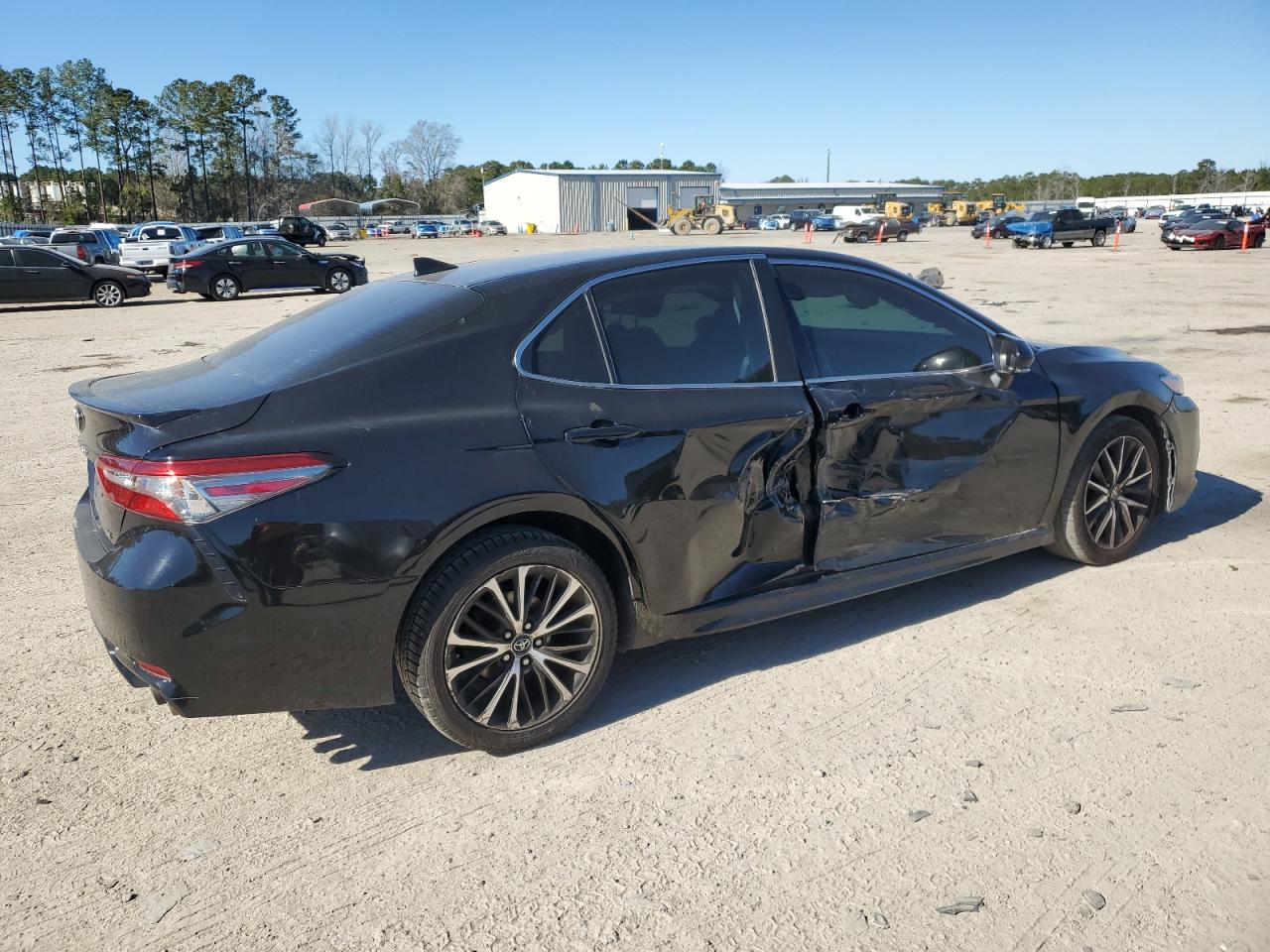 2019 Toyota Camry VIN 4T1B11HKXKU174179 Copart auction photo, side / front end damage thumbnail 3