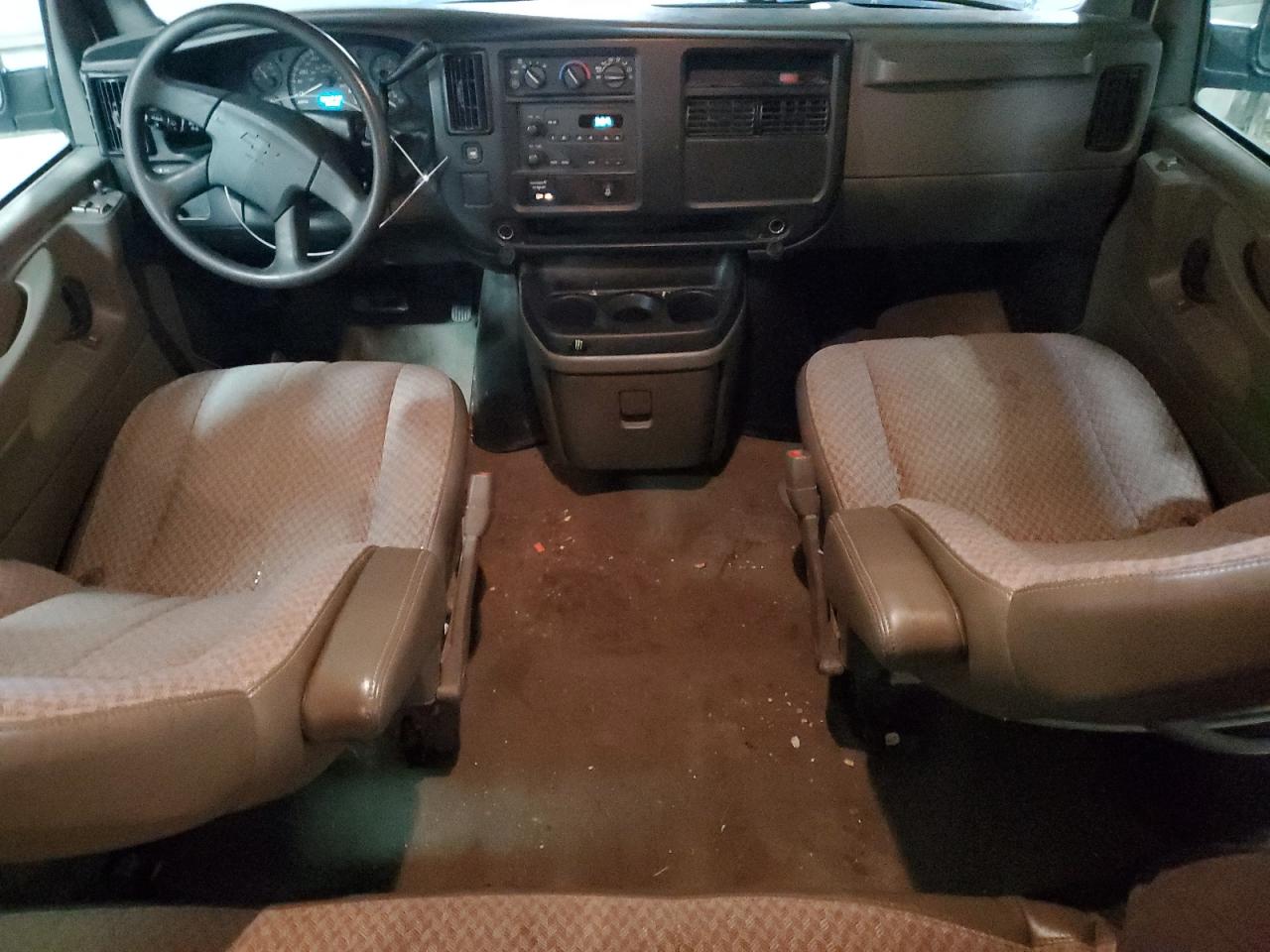 2004 Chevrolet Express VIN 1GAHG39U741202946 Copart auction photo, front end damage thumbnail 8