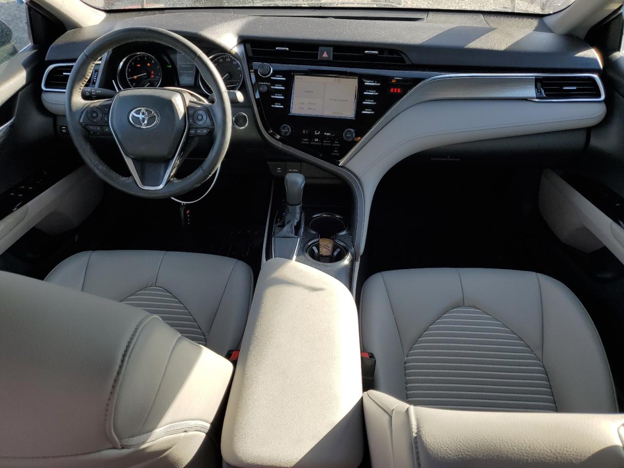 2018 Toyota Camry VIN 4T1B11HK2JU610392 Copart auction photo, front end damage thumbnail 8