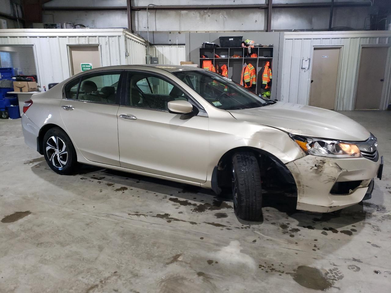 2016 Honda Accord VIN 1HGCR2F39GA230464 Copart auction photo, front end damage thumbnail 4