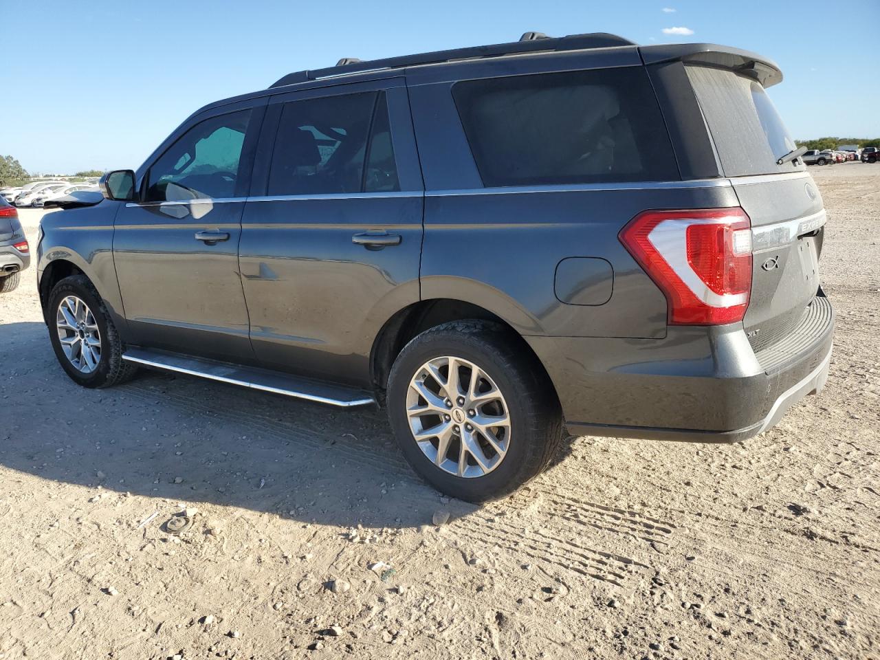 2020 Ford Expedition VIN 1FMJU1HT1LEA46064 Copart auction photo, front end damage thumbnail 2