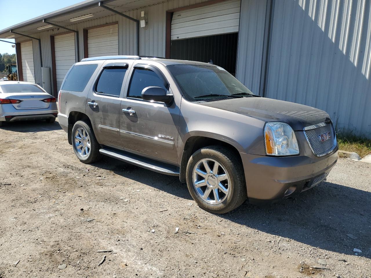 2013 GMC Yukon VIN 1GKS2EEF1DR364267 Copart auction photo, minor dent/scratches damage thumbnail 4