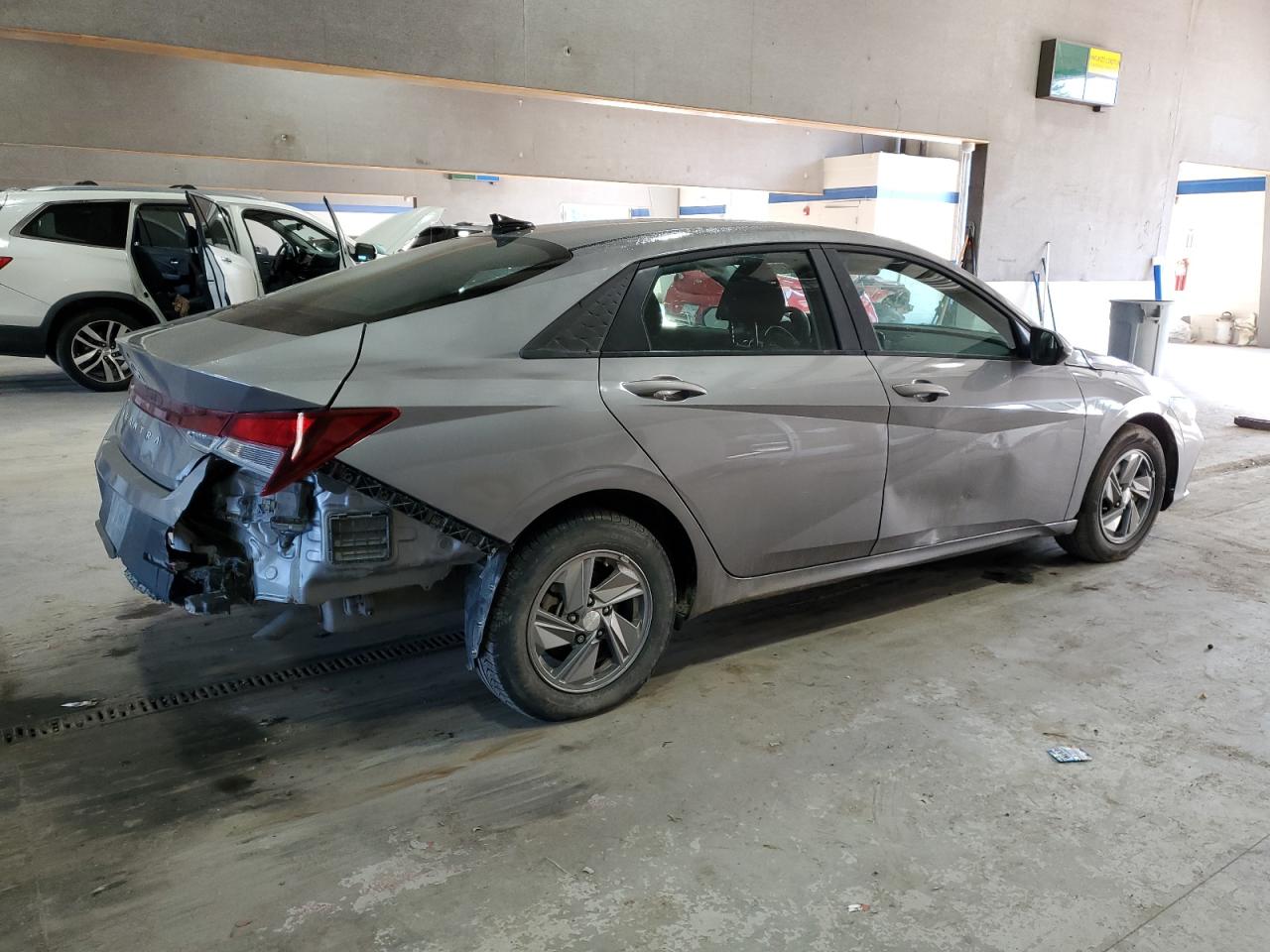 2024 Hyundai Elantra VIN KMHLL4DG4RU686922 Copart auction photo, front end / rear end damage thumbnail 3