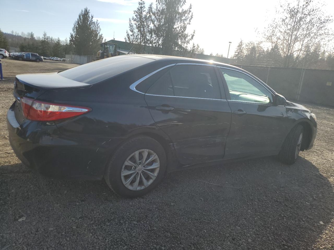 2015 Toyota Camry VIN 4T4BF1FK5FR463132 Copart auction photo, all over damage thumbnail 3