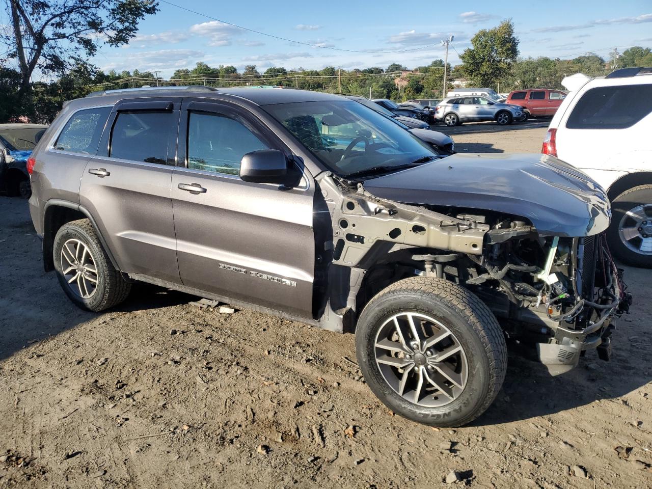 2020 Jeep Grand Cherokee VIN 1C4RJFAG8LC377620 Copart auction photo, front end damage thumbnail 4