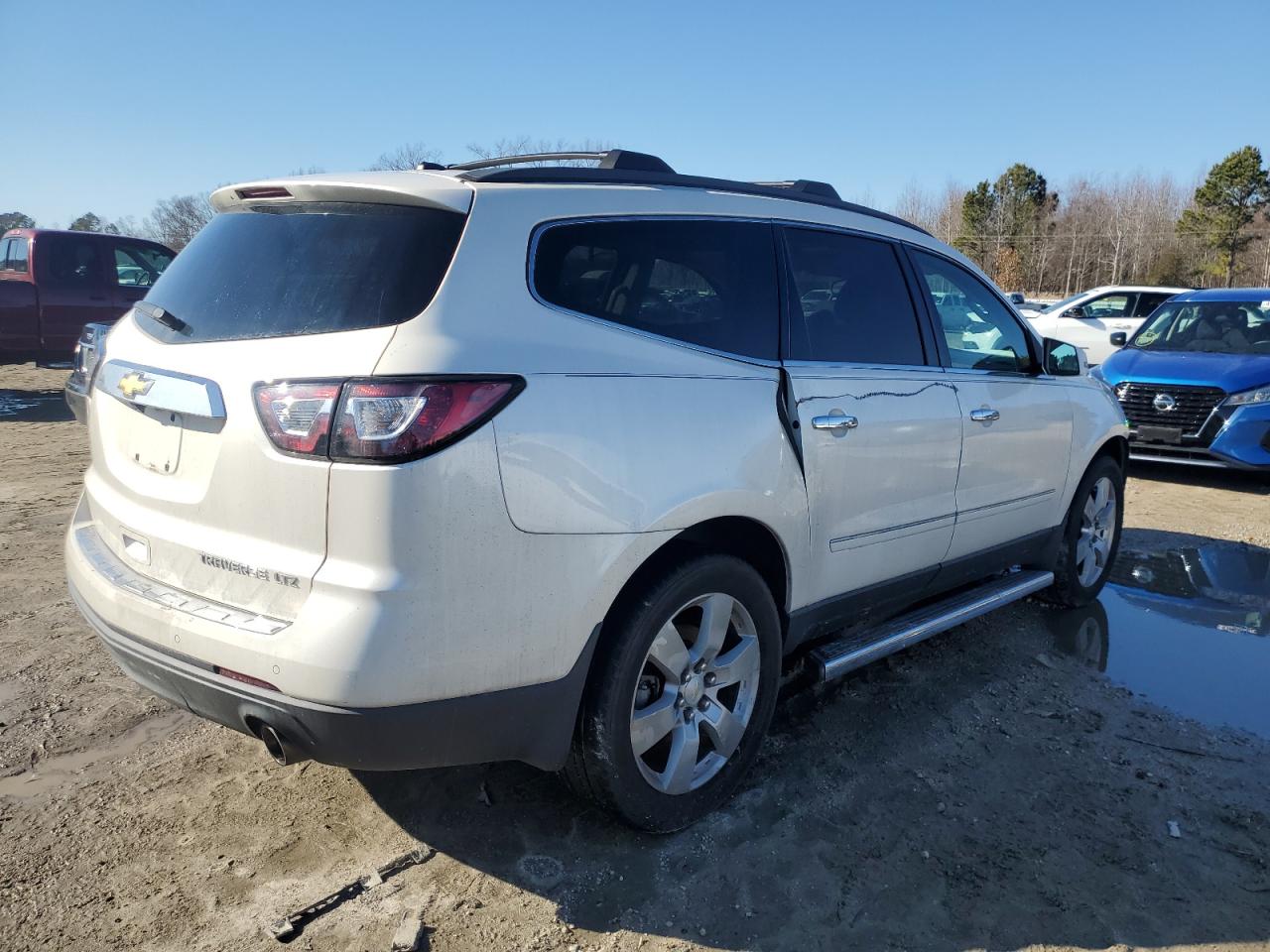 2014 Chevrolet Traverse VIN 1GNKRJKD5EJ130742 Copart auction photo, front end damage thumbnail 3