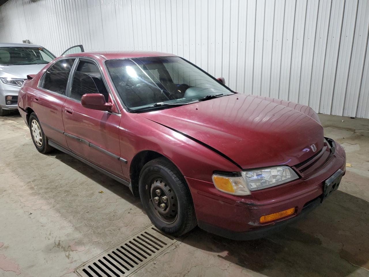 1994 Honda Accord VIN 1HGCD5633RA020090 Copart auction photo, rear end / front end damage thumbnail 4