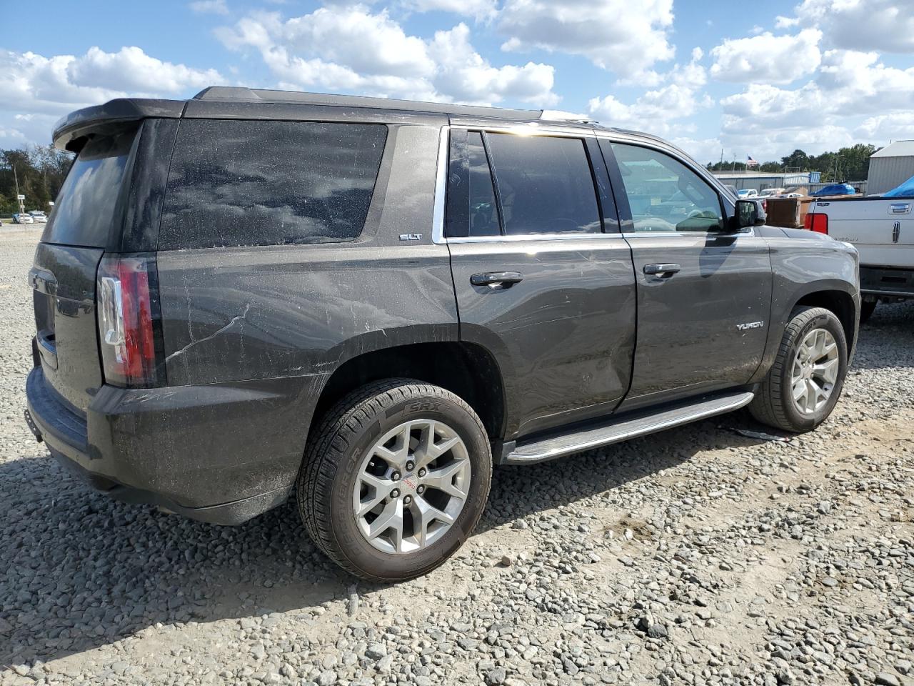 2020 GMC Yukon VIN 1GKS1BKC3LR238700 Copart auction photo, all over damage thumbnail 3