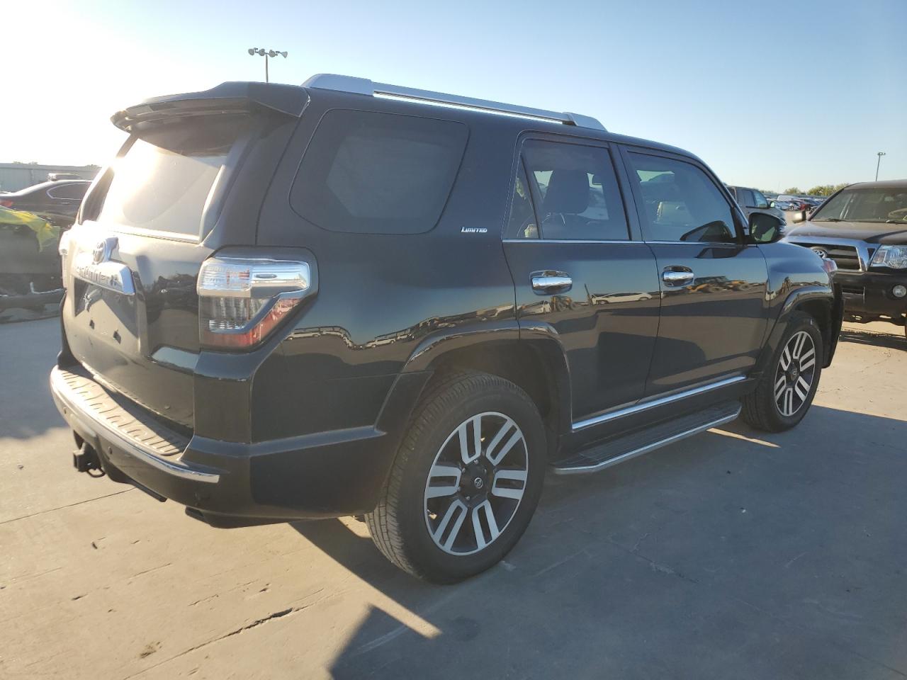 2021 Toyota 4Runner VIN JTEDU5JR5M5241539 Copart auction photo, front end damage thumbnail 3