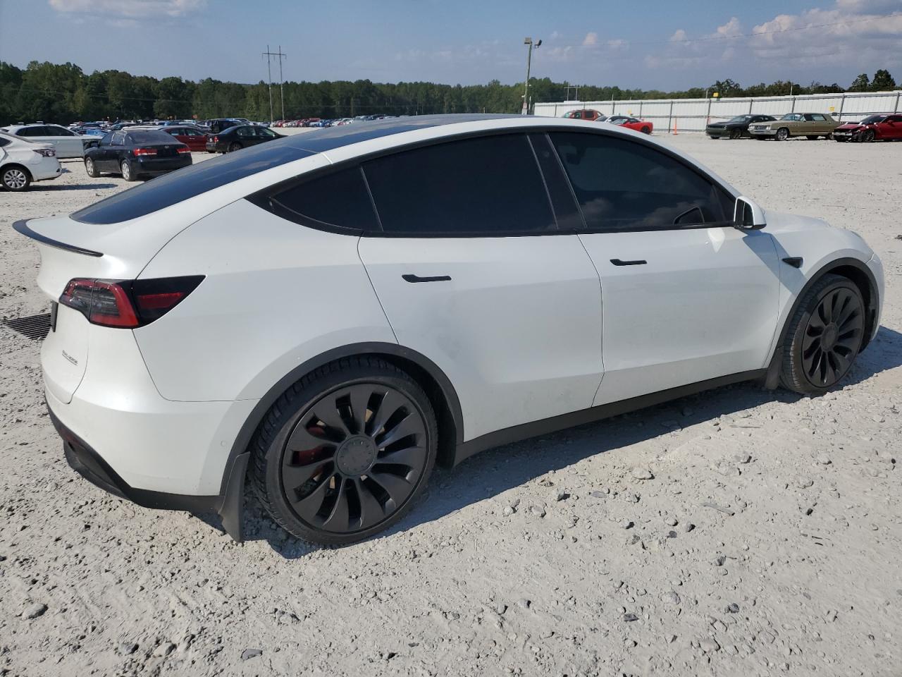 2022 Tesla Model Y VIN 7SAYGDEF8NF532014 Copart auction photo, minor dent/scratches damage thumbnail 3