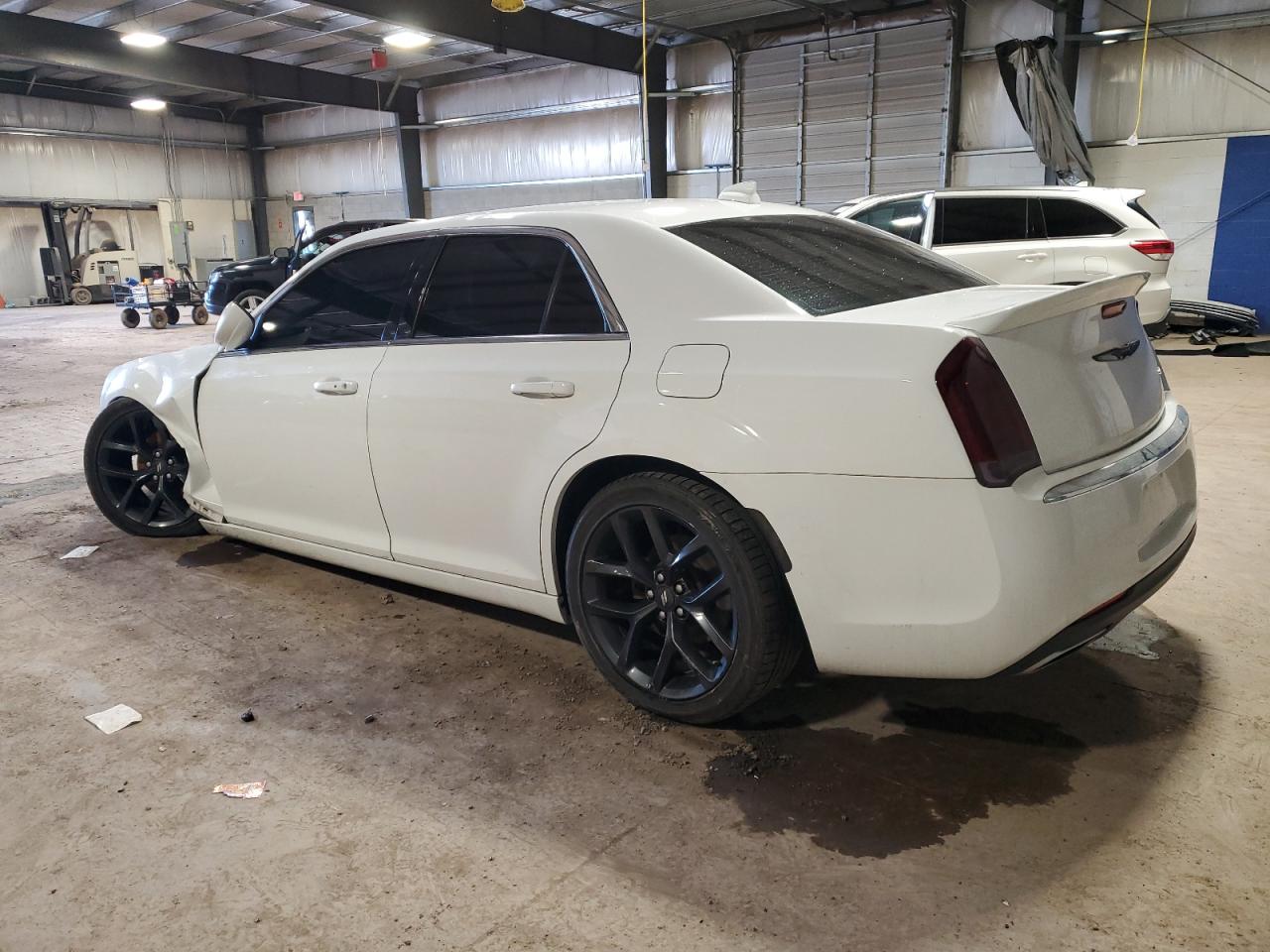 2015 Chrysler 300 VIN 2C3CCAAG6FH853761 Copart auction photo, front end / side damage thumbnail 2