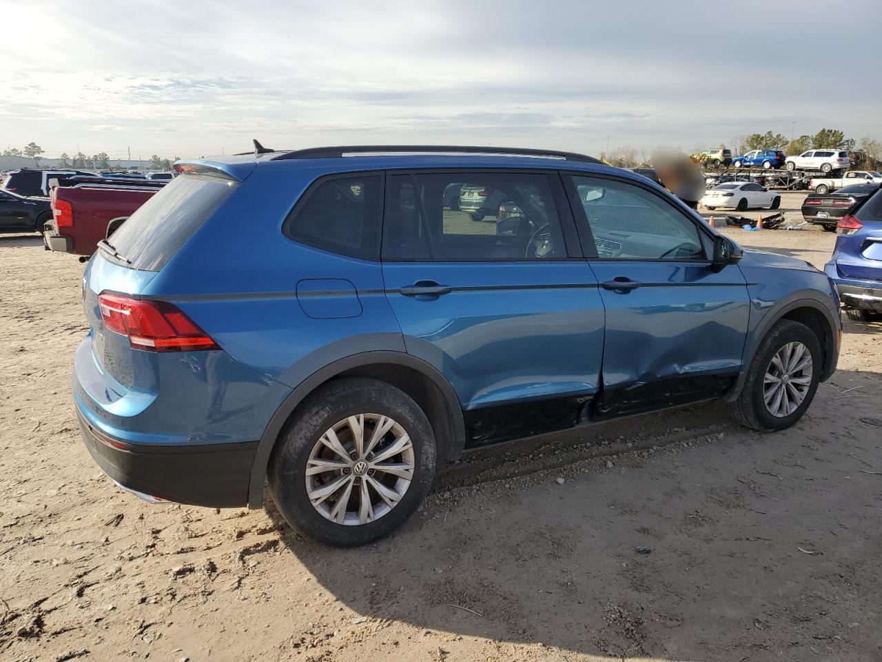 2020 Volkswagen Tiguan VIN 3VV0B7AX8LM096221 Copart auction photo, side damage thumbnail 3
