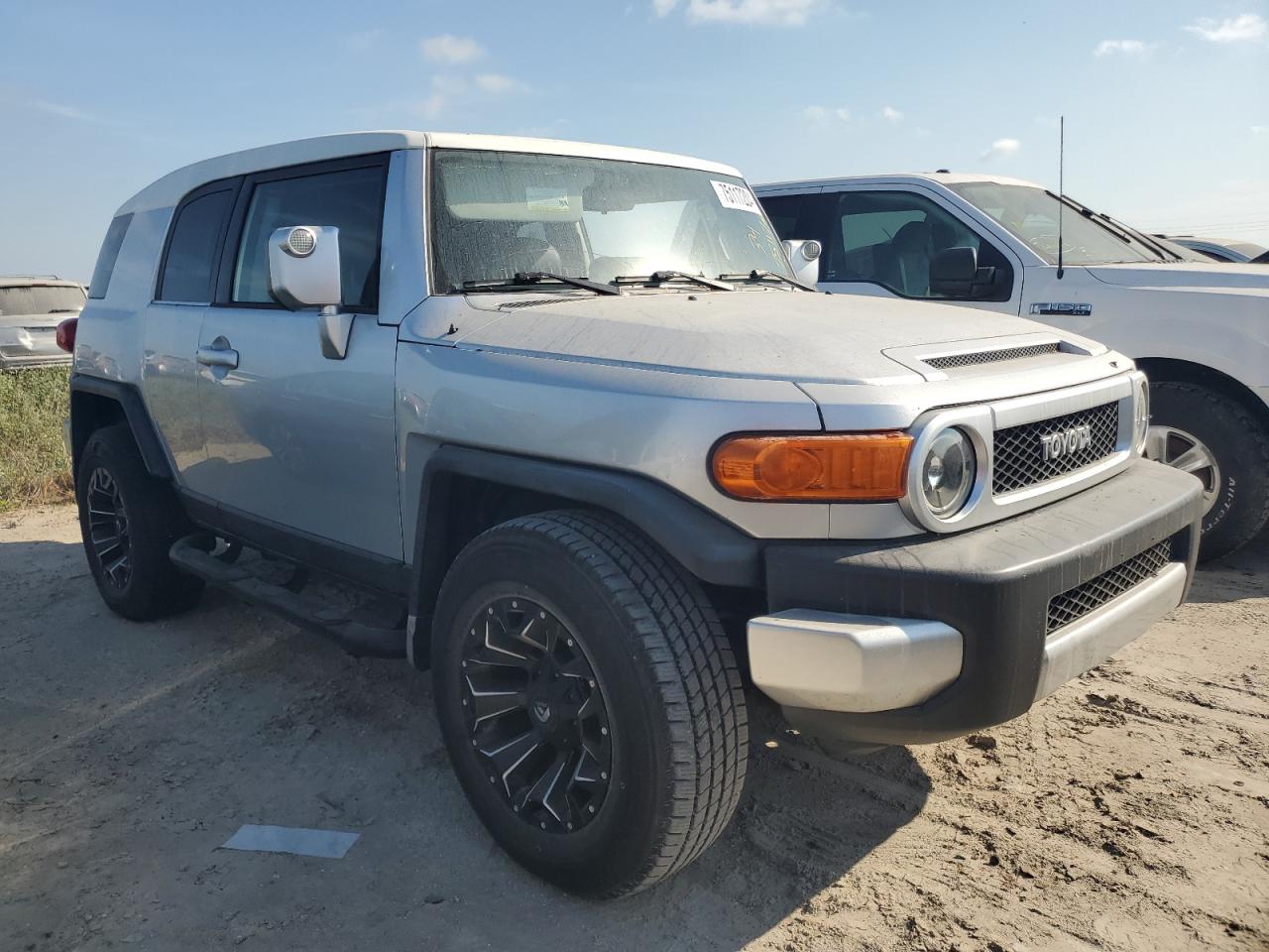 2007 Toyota FJ Cruiser VIN JTEBU11F770029278 Copart auction photo, water/flood damage thumbnail 4