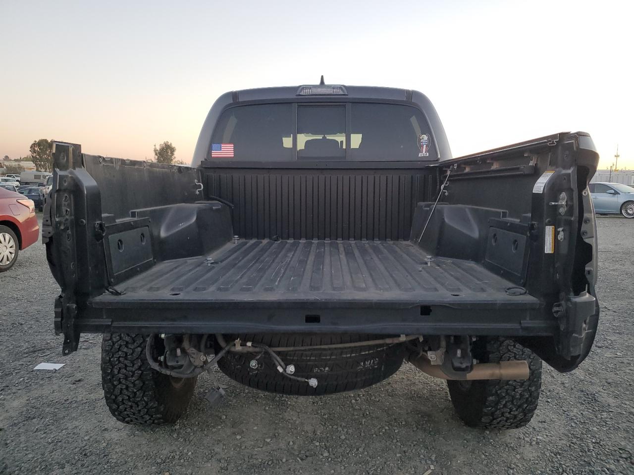 2017 Toyota Tacoma VIN 3TMAZ5CN9HM030668 Copart auction photo, rear end damage thumbnail 6