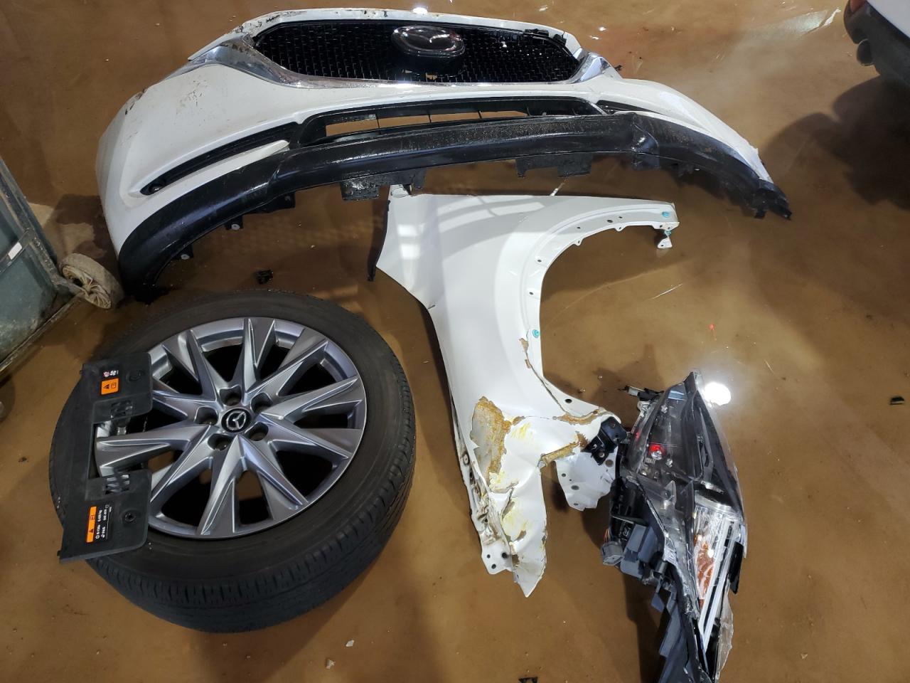 2021 Mazda CX-5 VIN JM3KFBAY1M0452009 Copart auction photo, front end damage thumbnail 15