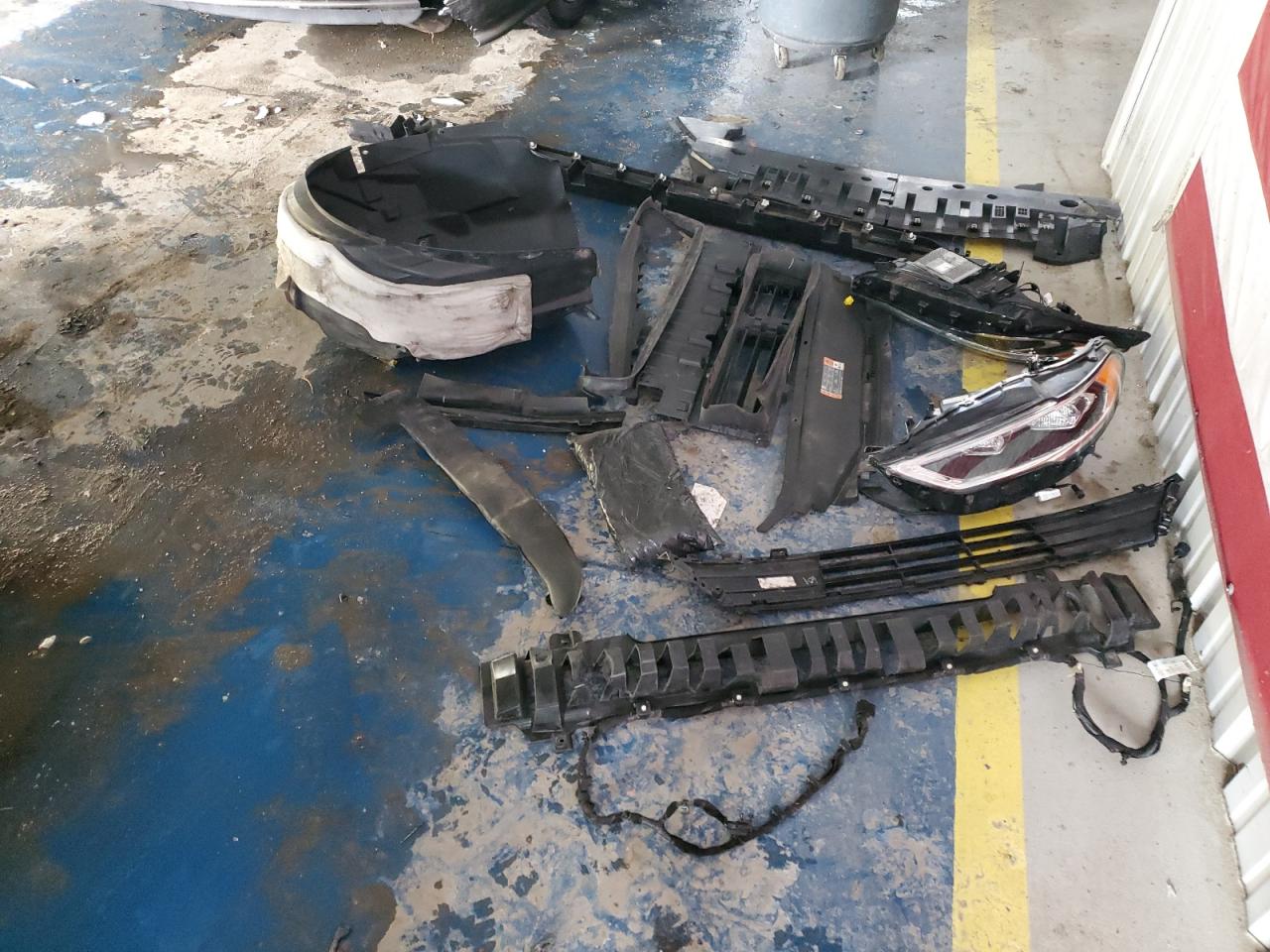 2018 Ford Fusion VIN 3FA6P0LU7JR134001 Copart auction photo, front end / side damage thumbnail 14