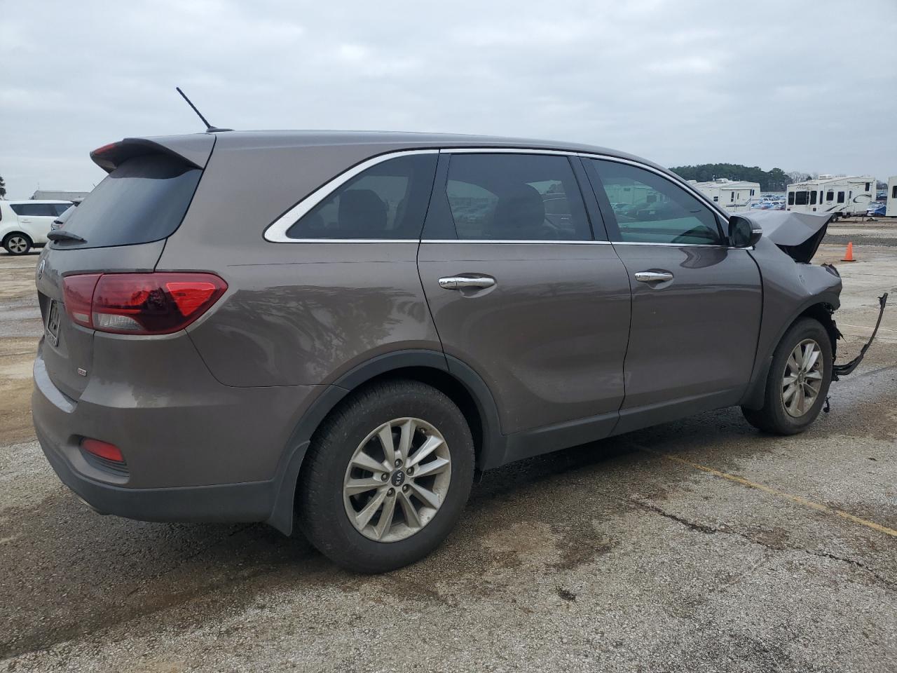 2019 KIA Sorento VIN 5XYPG4A36KG576151 Copart auction photo, front end damage thumbnail 3