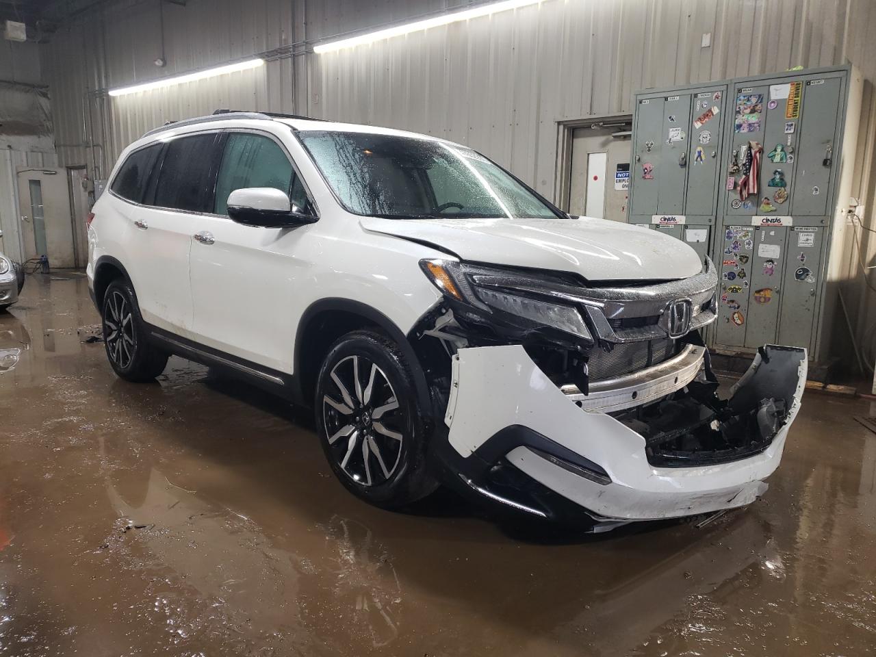 2019 Honda Pilot VIN 5FNYF6H01KB060219 Copart auction photo, front end / minor dent/scratches damage thumbnail 4