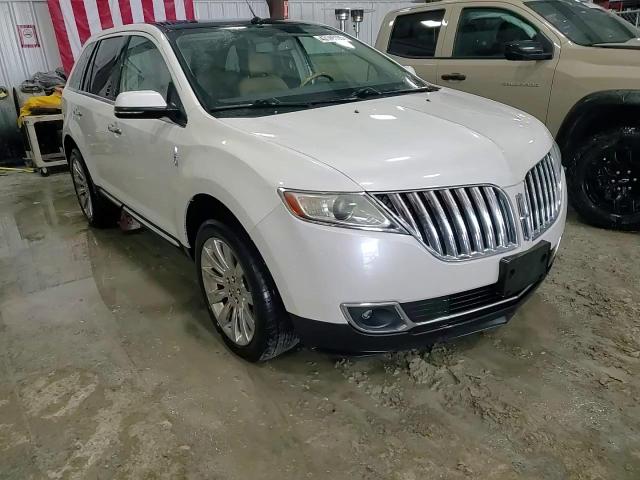 2015 Lincoln MKX VIN 2LMDJ8JK7FBL34658 Copart auction photo, hail damage thumbnail 13