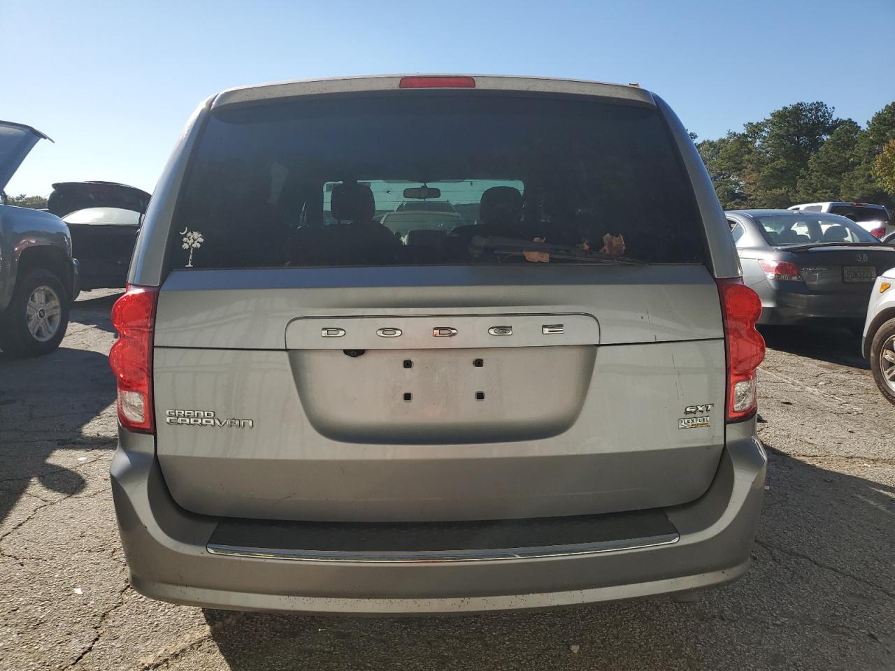 2017 Dodge Caravan VIN 2C4RDGCGXHR807298 Copart auction photo, front end / side damage thumbnail 6