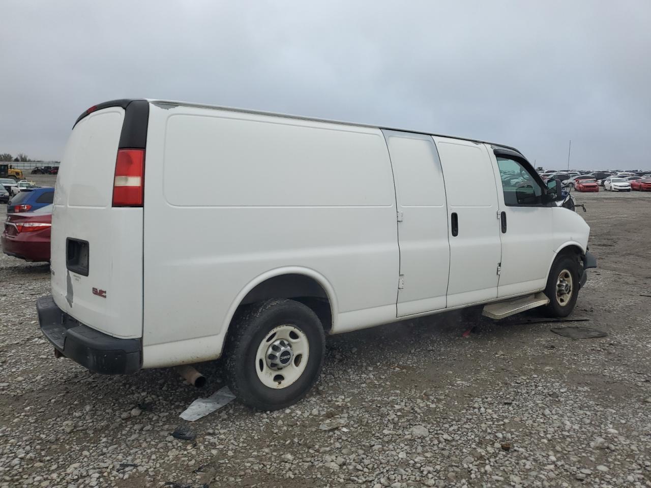 2011 GMC Savana VIN 1GTW7GCAXB1905880 Copart auction photo, front end / minor dent/scratches damage thumbnail 3