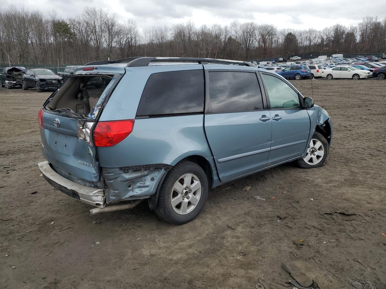 2007 Toyota Sienna VIN 5TDZK23C77S017758 Copart auction photo, front end / all over damage thumbnail 3